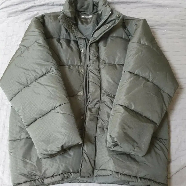 [BUNJANG] C-Cuffed Padded Jacket / 발렌시아가 씨컬패딩