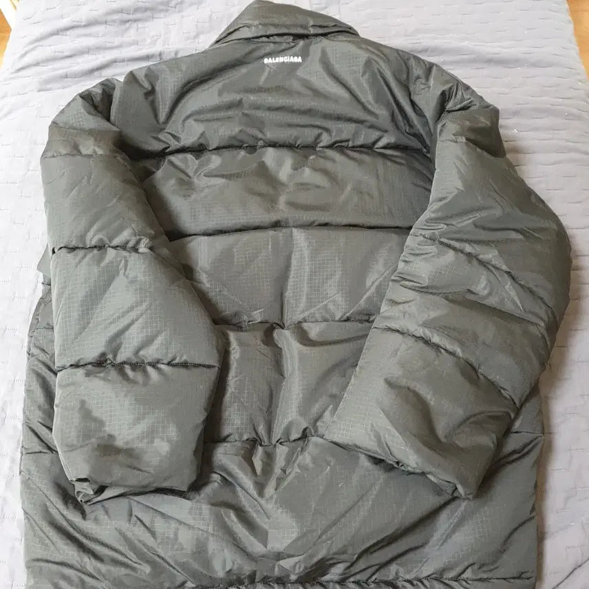 [BUNJANG] C-Cuffed Padded Jacket / 발렌시아가 씨컬패딩