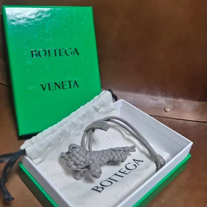 [BUNJANG] Bottega Veneta Cat Keyring / 보테가베네타 고양이 키링