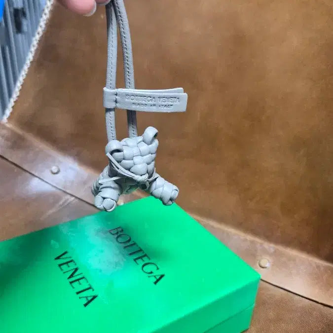 [BUNJANG] Bottega Veneta Cat Keyring / 보테가베네타 고양이 키링