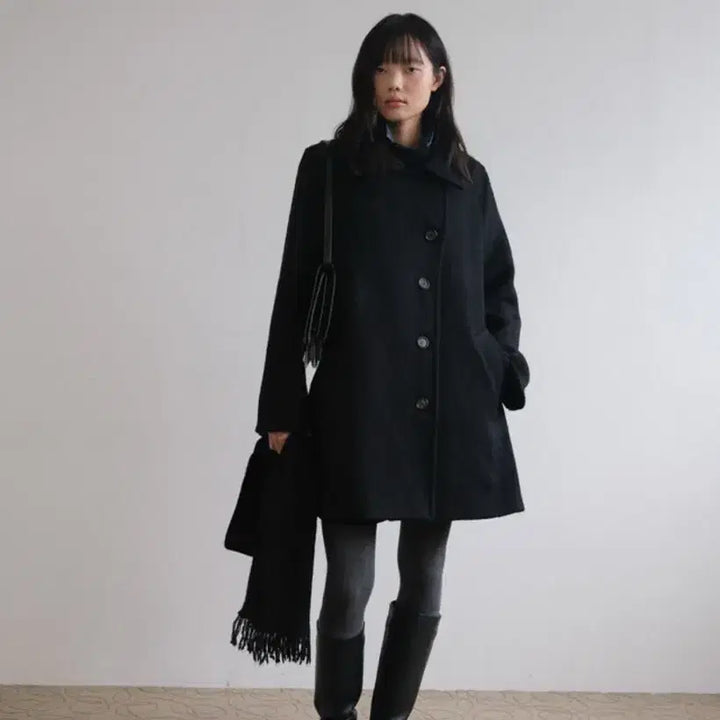 [SOLD OUT] 더버터크림 클래식 울 하프 코트 블랙 (정가 329,000원)