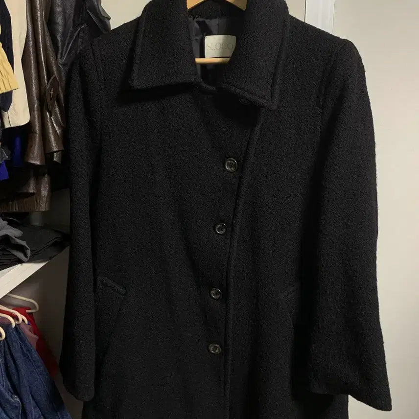 [SOLD OUT] 더버터크림 클래식 울 하프 코트 블랙 (정가 329,000원)
