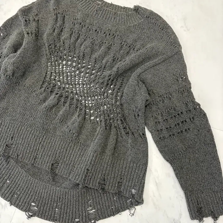 [SOLD OUT] zara destroyed open-work knit S