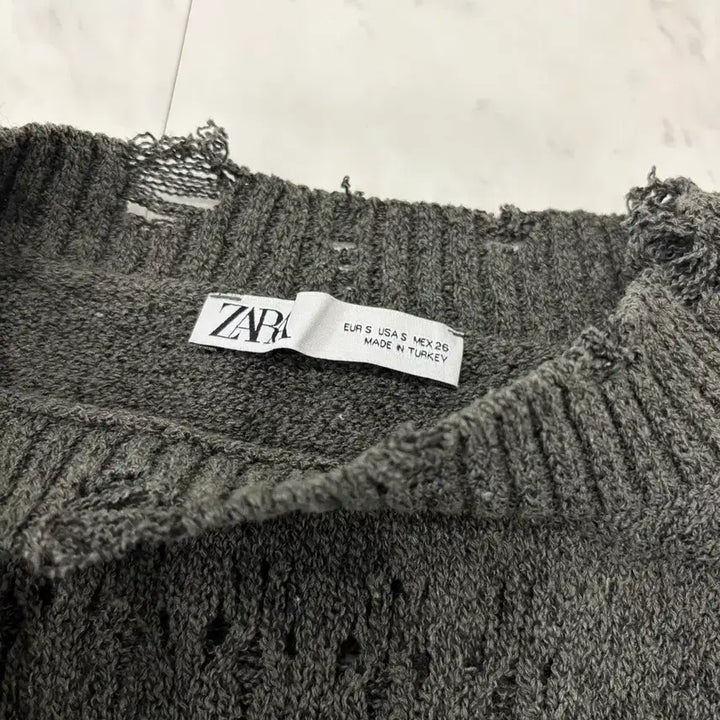 [SOLD OUT] zara destroyed open-work knit S