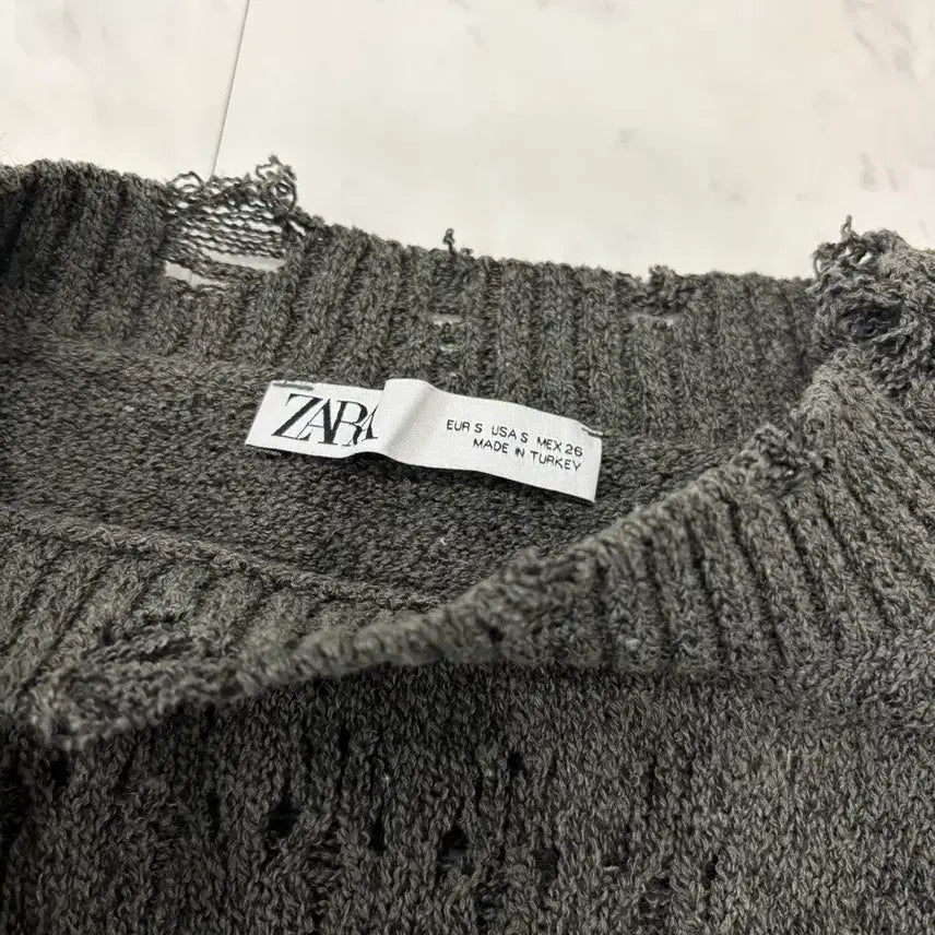 [SOLD OUT] zara destroyed open-work knit S