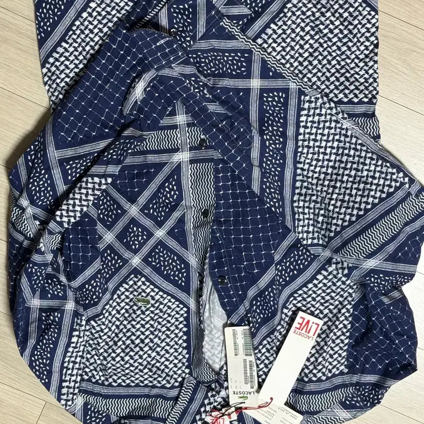 [BUNJANG] Lacoste L!VE Bandana Pattern Shirt / 라코스테 라이브(Lacoste L!VE) 스카프/반다나 패턴 셔츠