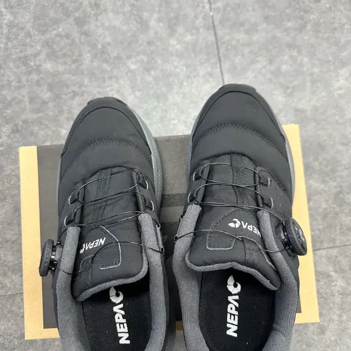 [BUNJANG] Nepa Hiking Boots 260mm / 네파 블랙 등산화 260mm