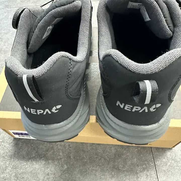 [BUNJANG] Nepa Hiking Boots 260mm / 네파 블랙 등산화 260mm