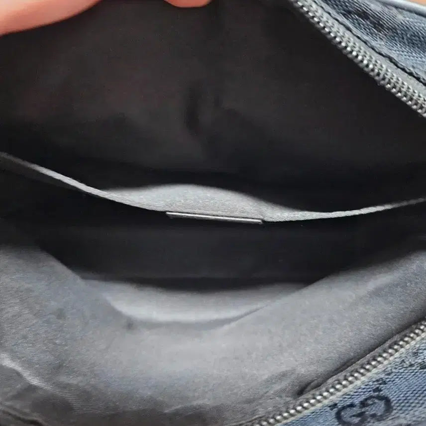 [BUNJANG] Gucci GG Canvas Crossbody Messenger Bag / 정품) 구찌 블랙 GG 캔버스 크로스백 메신저백