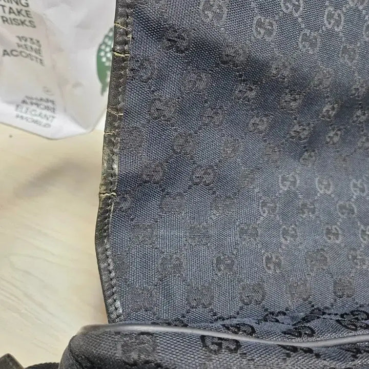 [BUNJANG] Gucci GG Canvas Crossbody Messenger Bag / 정품) 구찌 블랙 GG 캔버스 크로스백 메신저백