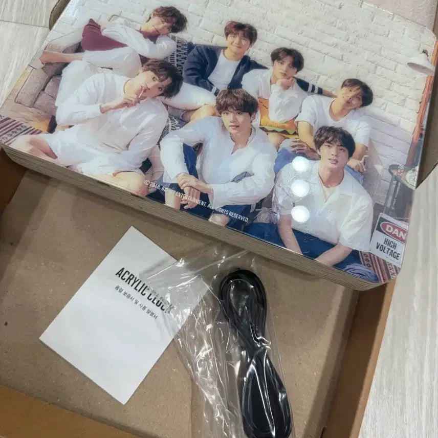 [BUNJANG] BTS Today Exhibition Acrylic Clock / bts 방탄 오늘 전시 아크릴시계