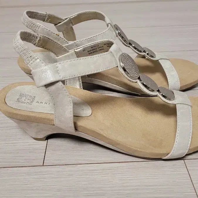 [SOLD OUT] Anne Klein 아이보리 웨지힐 샌들 새상품 235~240mm