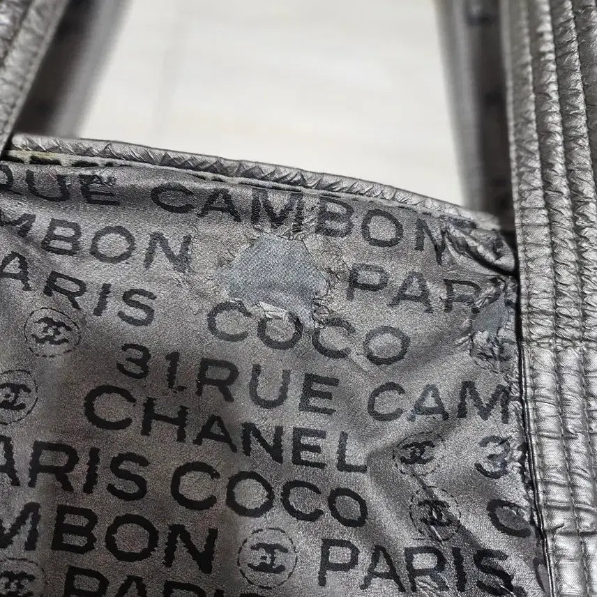[BUNJANG] Chanel Cambon 12 Series Nylon Cruise Line Shoulder Bag / 정품) 샤넬 깜봉 12번대 나일론 크루즈라인 숄더백 판매합니다