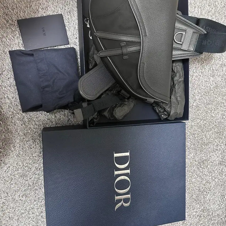 [SOLD OUT] 디올 x 사카이 새들백 블랙 Dior x Sacai Saddle Bag