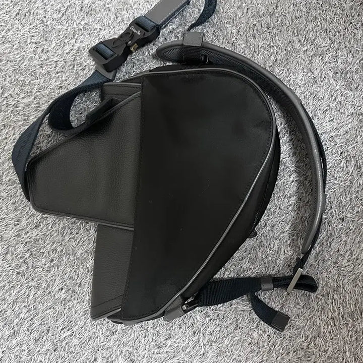 [SOLD OUT] 디올 x 사카이 새들백 블랙 Dior x Sacai Saddle Bag