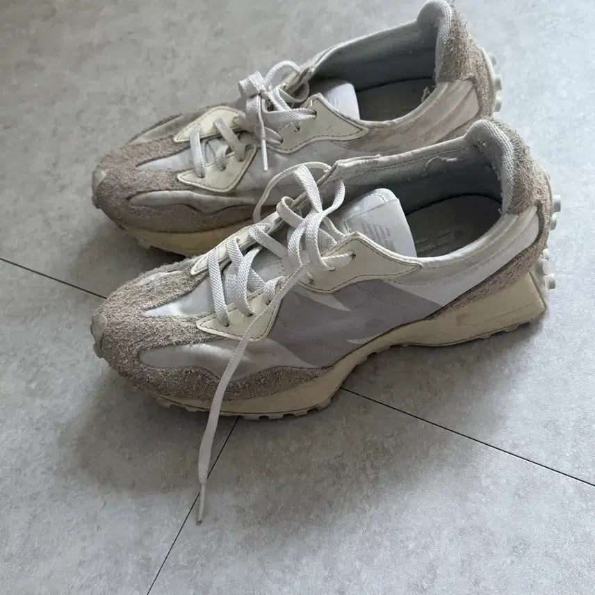 [BUNJANG] New Balance 327 Sneakers / (240)뉴발란스 327 운동화