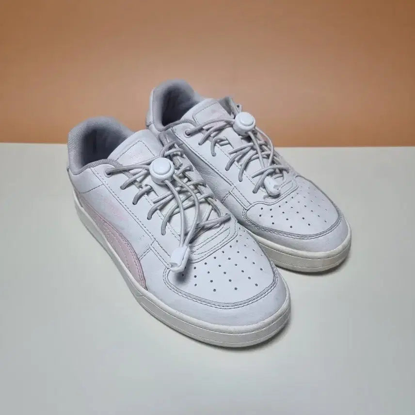 [BUNJANG] Puma White and Pink Sneakers / 푸마 흰핑 235 운동화 끈조절