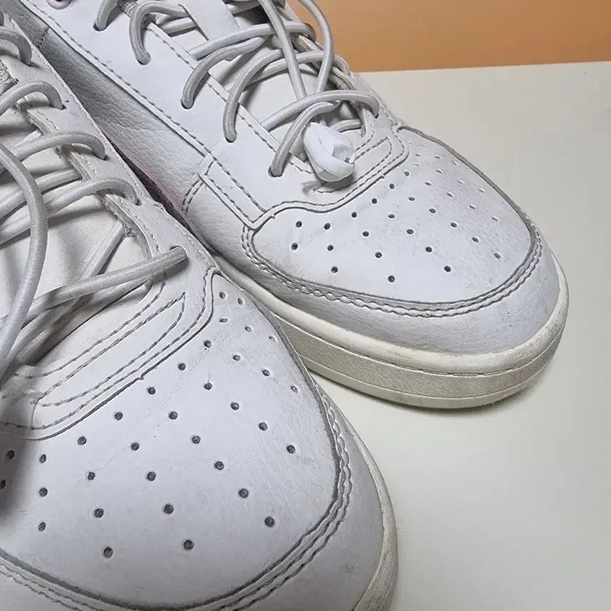 [BUNJANG] Puma White and Pink Sneakers / 푸마 흰핑 235 운동화 끈조절