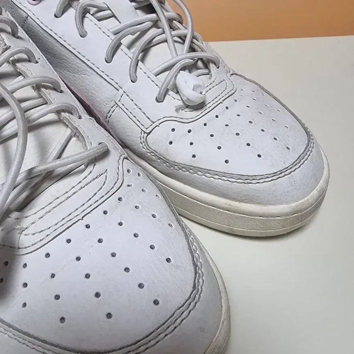 [BUNJANG] Puma White and Pink Sneakers / 푸마 흰핑 235 운동화 끈조절