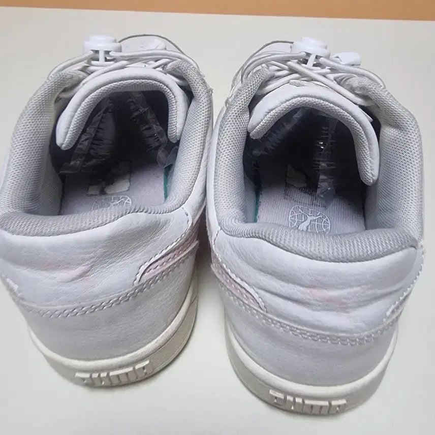 [BUNJANG] Puma White and Pink Sneakers / 푸마 흰핑 235 운동화 끈조절