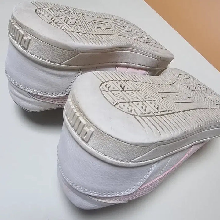 [BUNJANG] Puma White and Pink Sneakers / 푸마 흰핑 235 운동화 끈조절