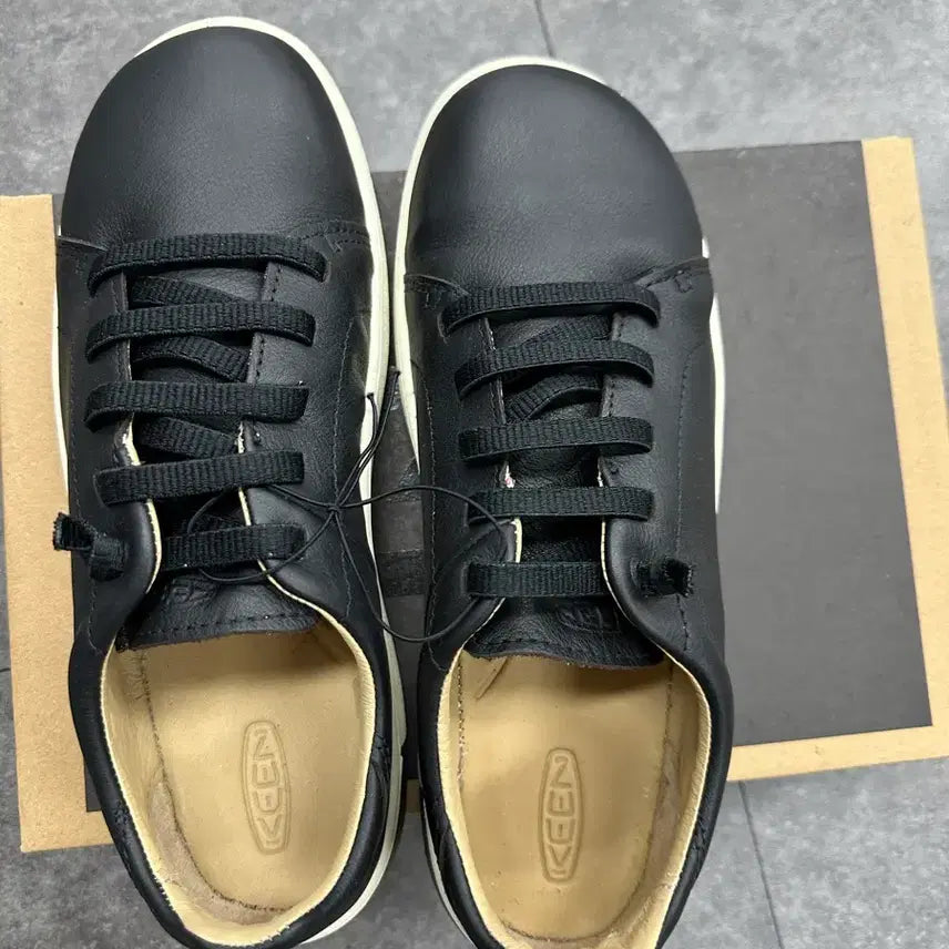 [BUNJANG] KEEN Black Sneakers 265mm / 킨 KEEN 블랙 스니커즈 운동화 265mm