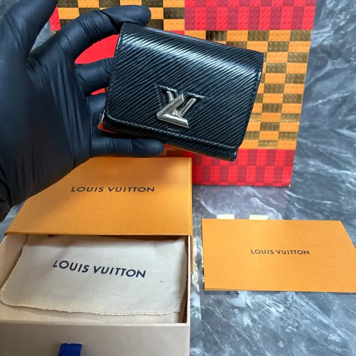 [BUNJANG] Louis Vuitton Twist Compact Wallet / [새상품급] 루이비통 트위스트 컴팩트 윌렛 반지갑