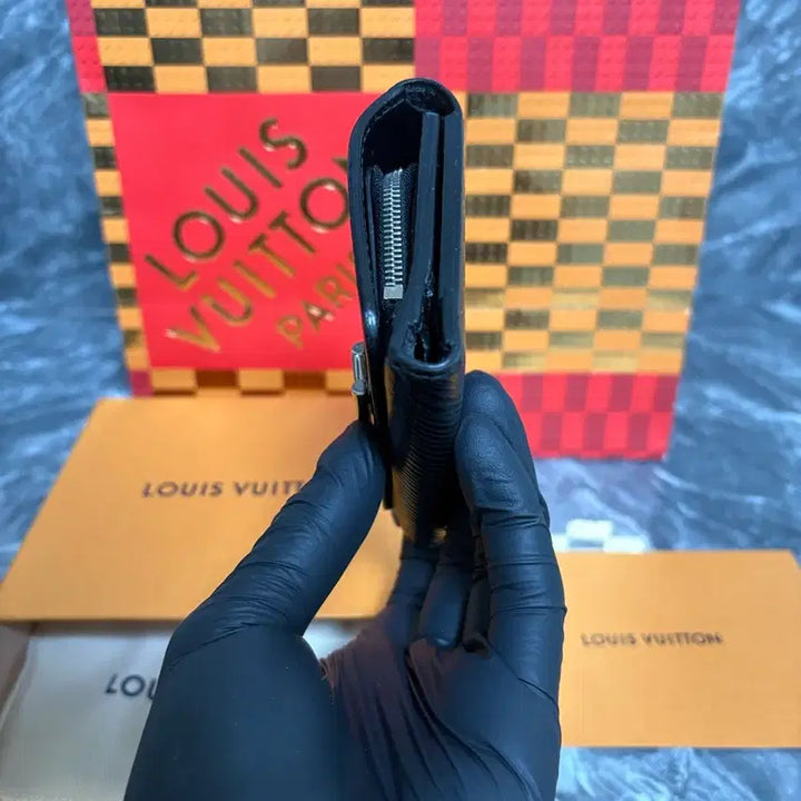 [BUNJANG] Louis Vuitton Twist Compact Wallet / [새상품급] 루이비통 트위스트 컴팩트 윌렛 반지갑