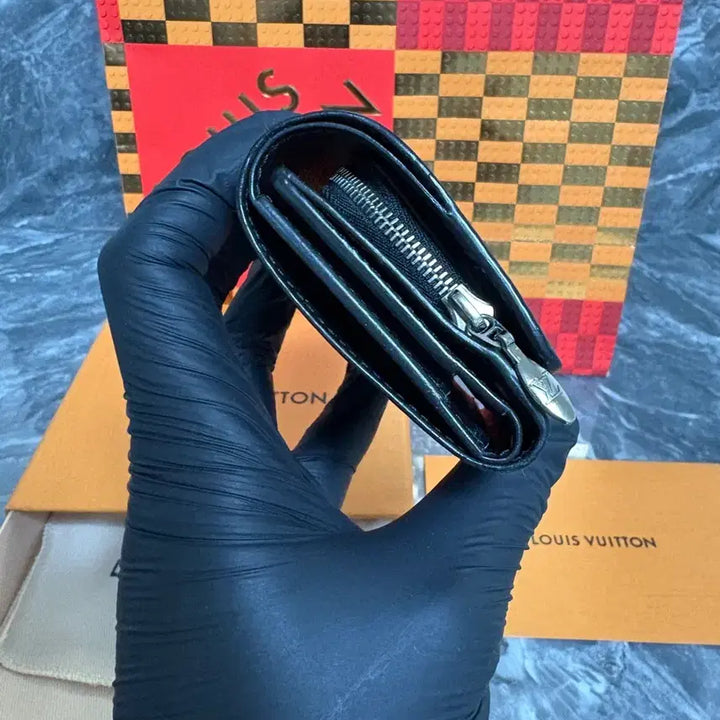 [BUNJANG] Louis Vuitton Twist Compact Wallet / [새상품급] 루이비통 트위스트 컴팩트 윌렛 반지갑