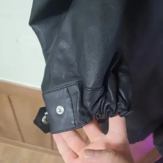 [BUNJANG] Leather Fishtail Parka (Size S) / 희귀 가죽 개파카 (S사이즈 개파카)