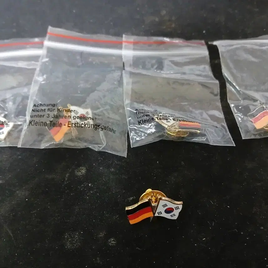 [BUNJANG] German Embassy Badge Set / 독일 대사관 ( 개인 소장품 )  빼지 팝니다.  새제품
