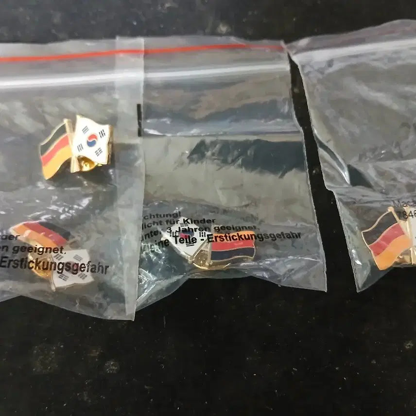 [BUNJANG] German Embassy Badge Set / 독일 대사관 ( 개인 소장품 )  빼지 팝니다.  새제품