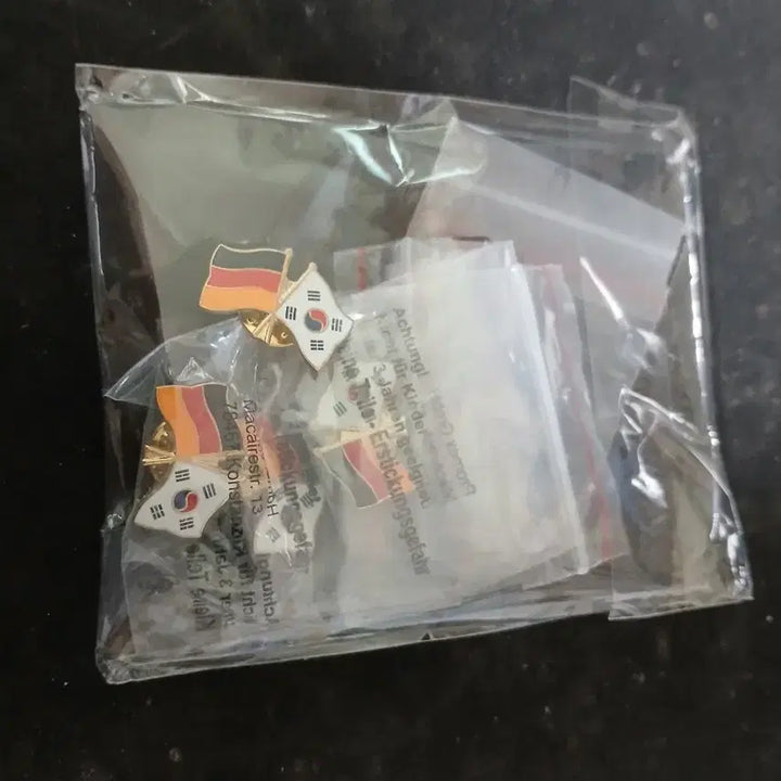 [BUNJANG] German Embassy Badge Set / 독일 대사관 ( 개인 소장품 )  빼지 팝니다.  새제품
