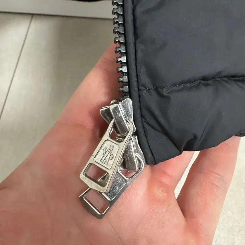 [BUNJANG] Moncler Knit Padded Jacket / 몽클레어 니트 패딩(새상품급) 전국 품절