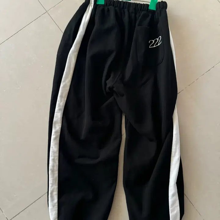 [BUNJANG] ITZY Black Training Jogger Pants / 이투둘 블랙 트레이닝 조거 팬츠 PANTS 017