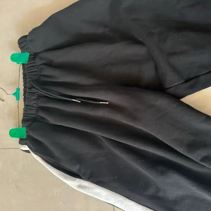 [BUNJANG] ITZY Black Training Jogger Pants / 이투둘 블랙 트레이닝 조거 팬츠 PANTS 017