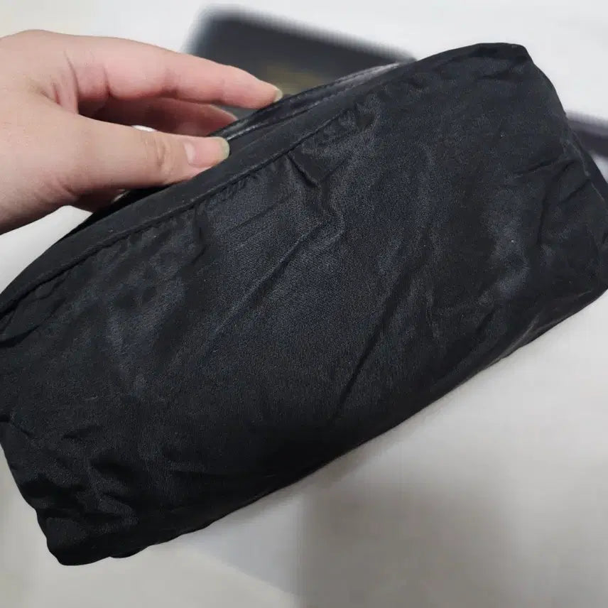 [BUNJANG] Prada Nylon Pouch / 정품) 프라다 블랙 나일론 파우치 블랙 판매합니다 (보증서 발급)