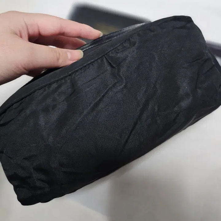 [BUNJANG] Prada Nylon Pouch / 정품) 프라다 블랙 나일론 파우치 블랙 판매합니다 (보증서 발급)