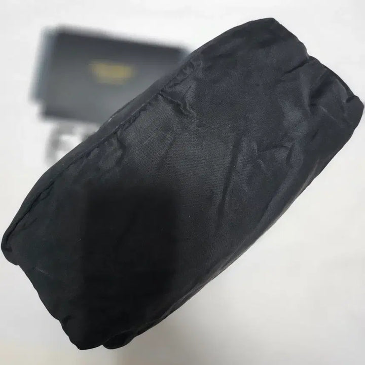 [BUNJANG] Prada Nylon Pouch / 정품) 프라다 블랙 나일론 파우치 블랙 판매합니다 (보증서 발급)