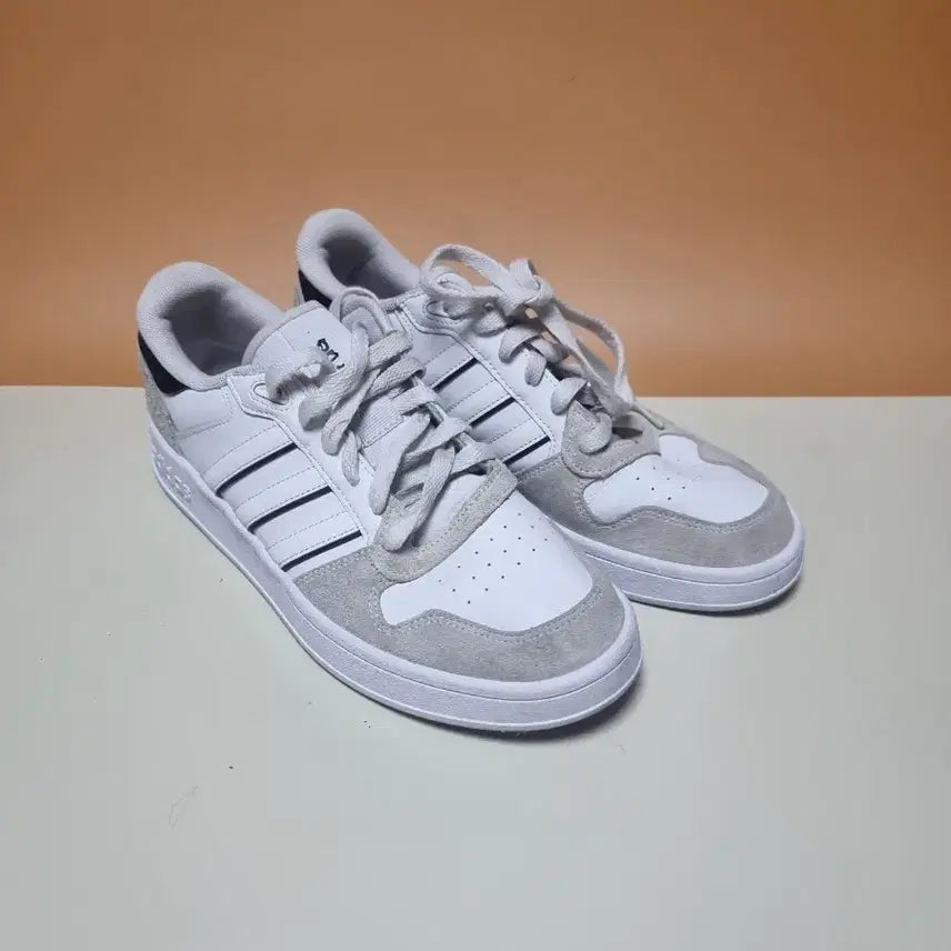 [BUNJANG] Adidas White Sneakers / 아디다스 270 흰색 스니커즈 운동화