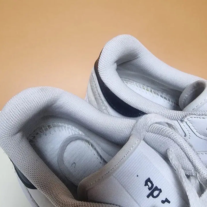 [BUNJANG] Adidas White Sneakers / 아디다스 270 흰색 스니커즈 운동화