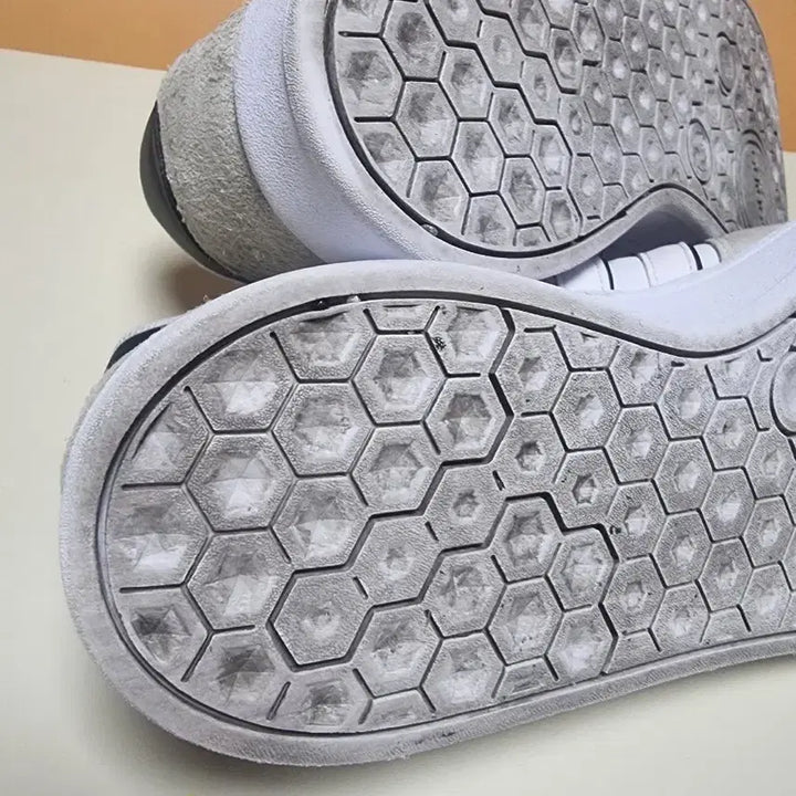 [BUNJANG] Adidas White Sneakers / 아디다스 270 흰색 스니커즈 운동화