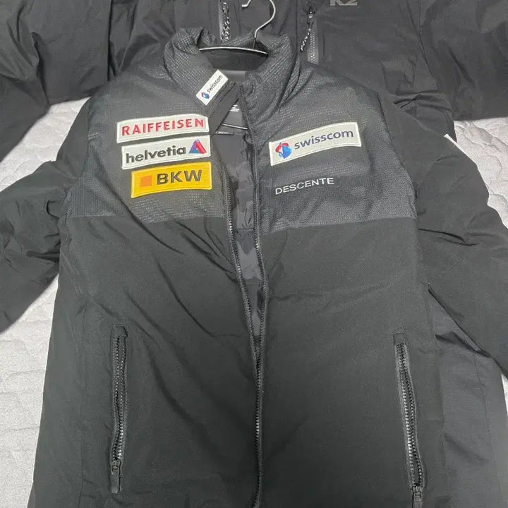 [BUNJANG] Descente Swiss Ski Team Sponsor Padded Jacket / 데상트 스폰서 패딩 블랙