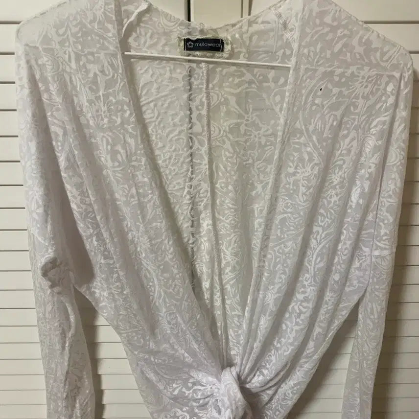 [BUNJANG] mulawear White Pattern Long Sleeve Blouse / mulawear 흰색 패턴 긴팔 블라우스