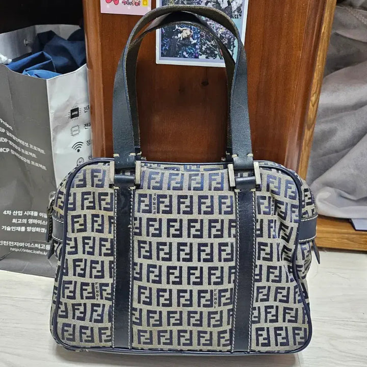 [BUNJANG] Fendi Zucchino Canvas Shoulder Tote Bag / 정품) 펜디 주키노 캔버스 숄더 토트백 판매합니다