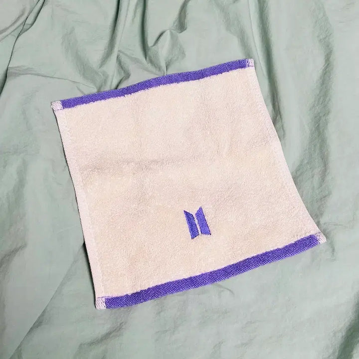 [BUNJANG] BTS Handkerchief / BTS [방탄소년단] 굿즈 손수건