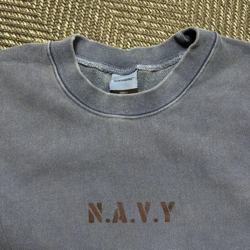 [BUNJANG] Outstanding Pigment Navy Sweatshirt (S) / 아웃스탠딩 피그먼트 네이비 맨투맨(S)