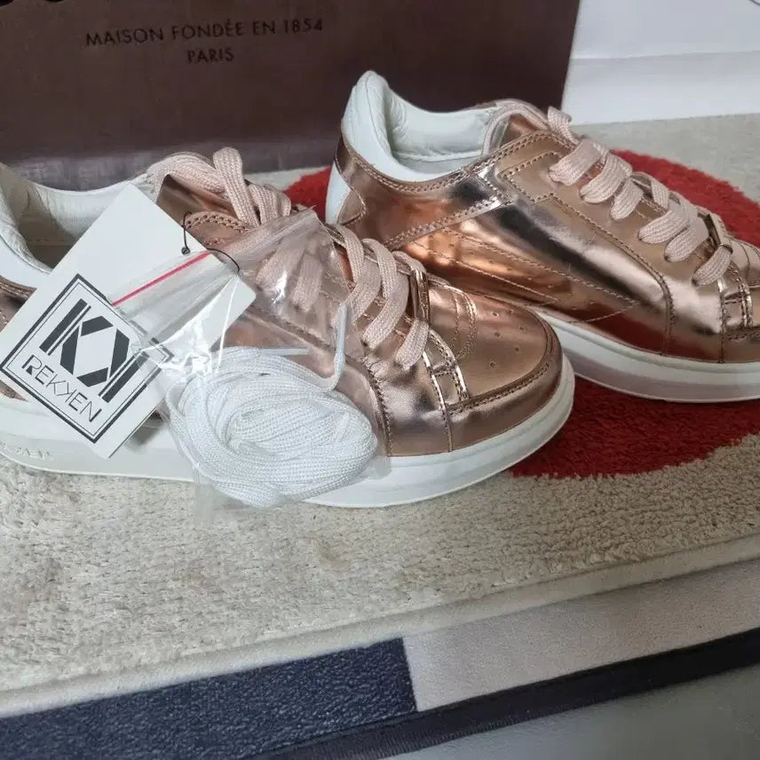 [BUNJANG] LE SSERAFIM Heightening Sneakers / 렉켄키높이운동화 택새상품