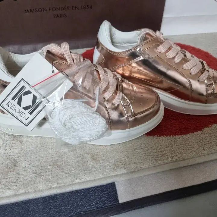 [BUNJANG] LE SSERAFIM Heightening Sneakers / 렉켄키높이운동화 택새상품