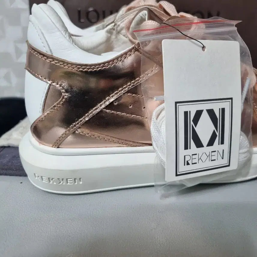 [BUNJANG] LE SSERAFIM Heightening Sneakers / 렉켄키높이운동화 택새상품